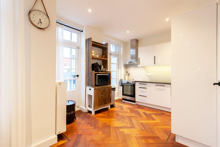 Appartement te huur: Van Tuyll van Serooskerkenweg 110-3, Amsterdam