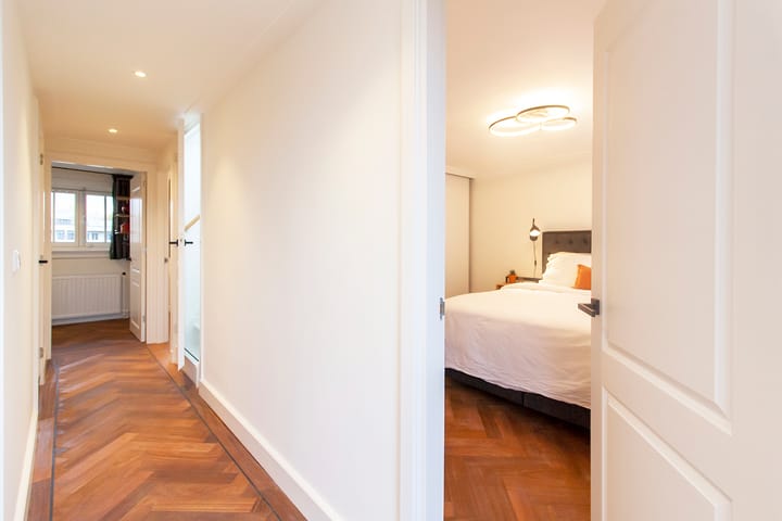 Appartement te huur: Van Tuyll van Serooskerkenweg 110-3, Amsterdam