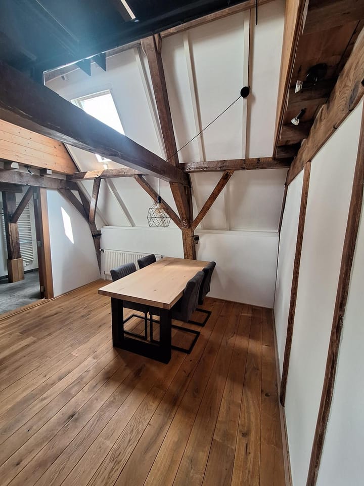 Twee-onder-één-kap te huur: Buitenwatersloot 220, Delft