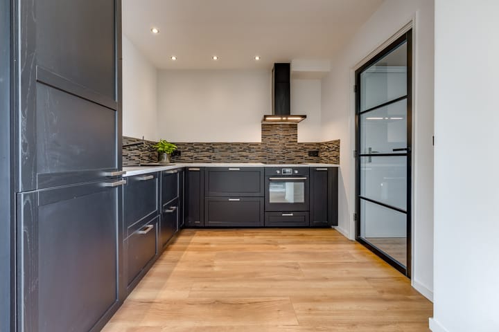 Twee-onder-één-kap te koop: Beukenlaan 8, Nieuw-Buinen