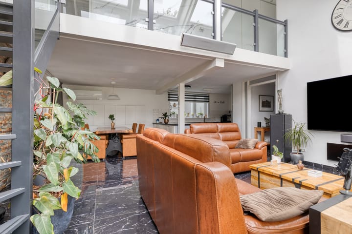 Hoekwoning te koop: Geestweg 62, Roelofarendsveen