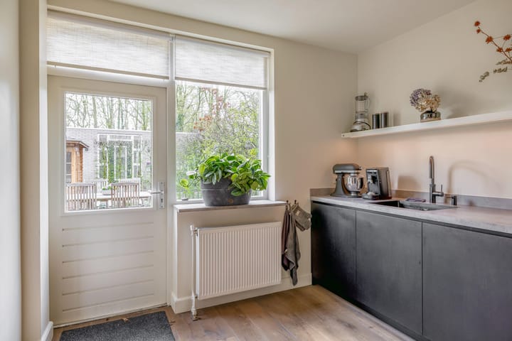 Twee-onder-één-kap te koop: Gildenstraat 4, Nijkerk