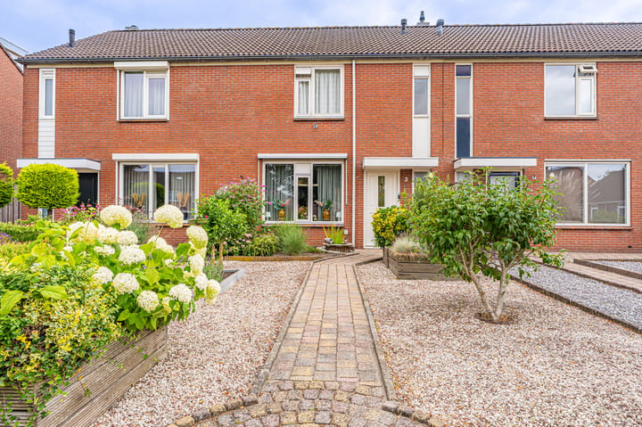 Tussenwoning te koop: Olinglaan 3, Onstwedde