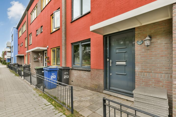 Tussenwoning te koop: Siennastraat 213, Almere