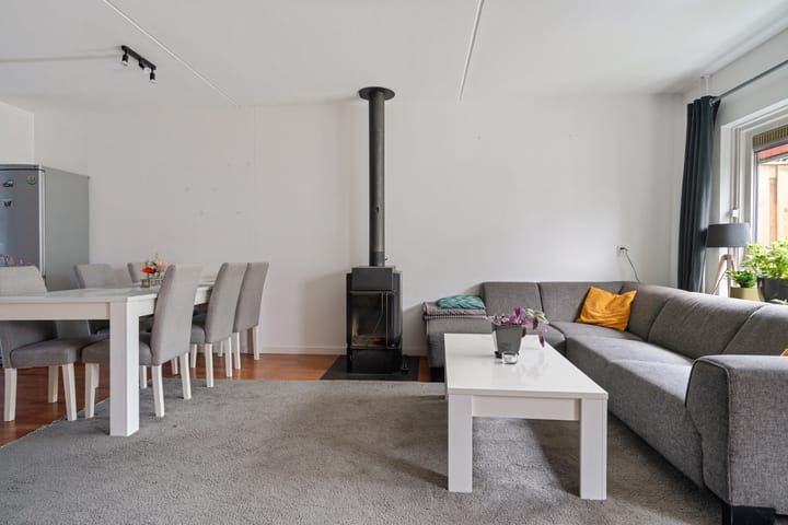 Tussenwoning te koop: Eenhoornplaat 18, Emmeloord