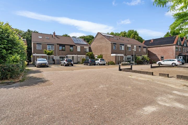 Tussenwoning te koop: Eenhoornplaat 18, Emmeloord