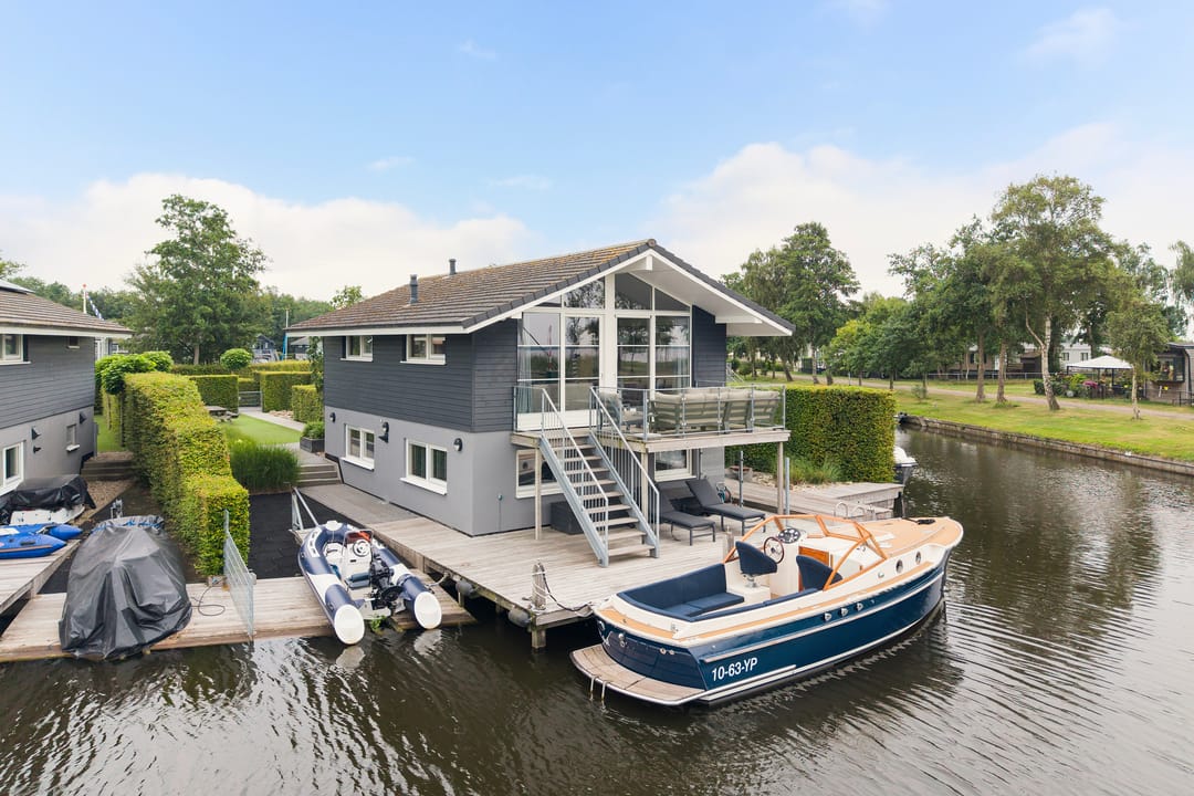 Foto 8 van Jongebuorren 17