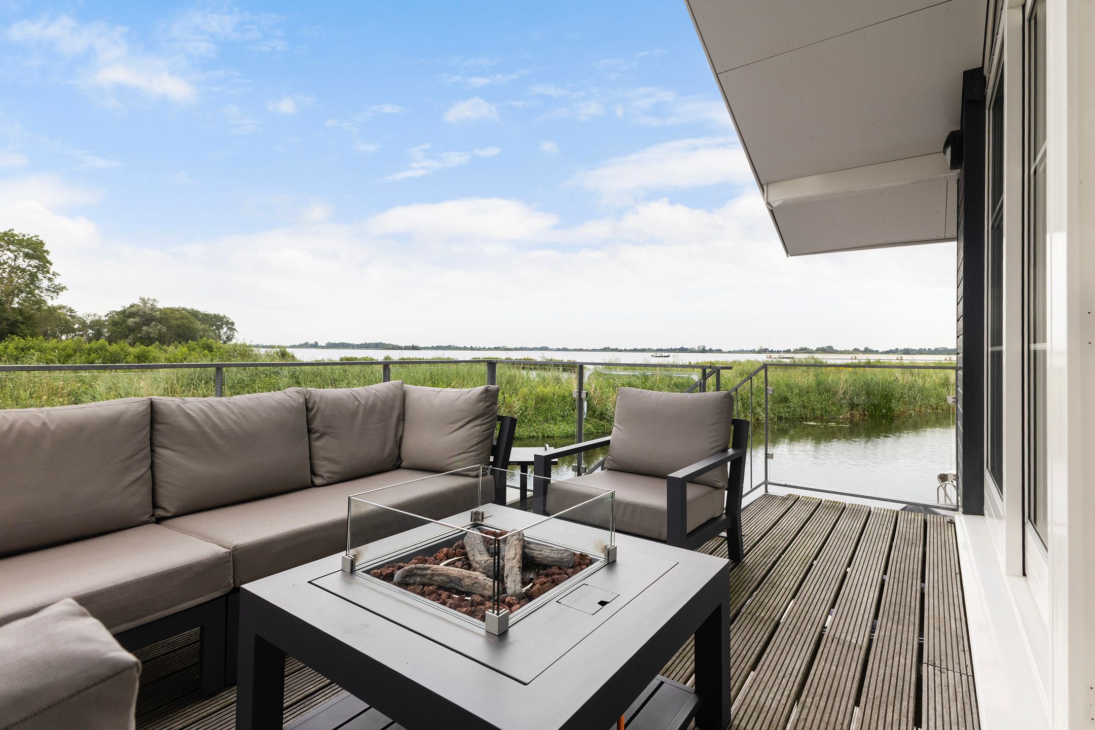 3-bedroom freehold villa in Terherne — photo 3 of 5