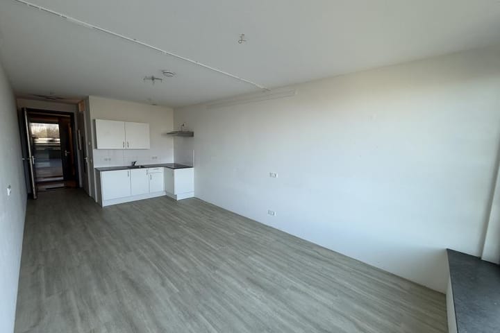 Studio te huur: August Allebéplein 320, Amsterdam