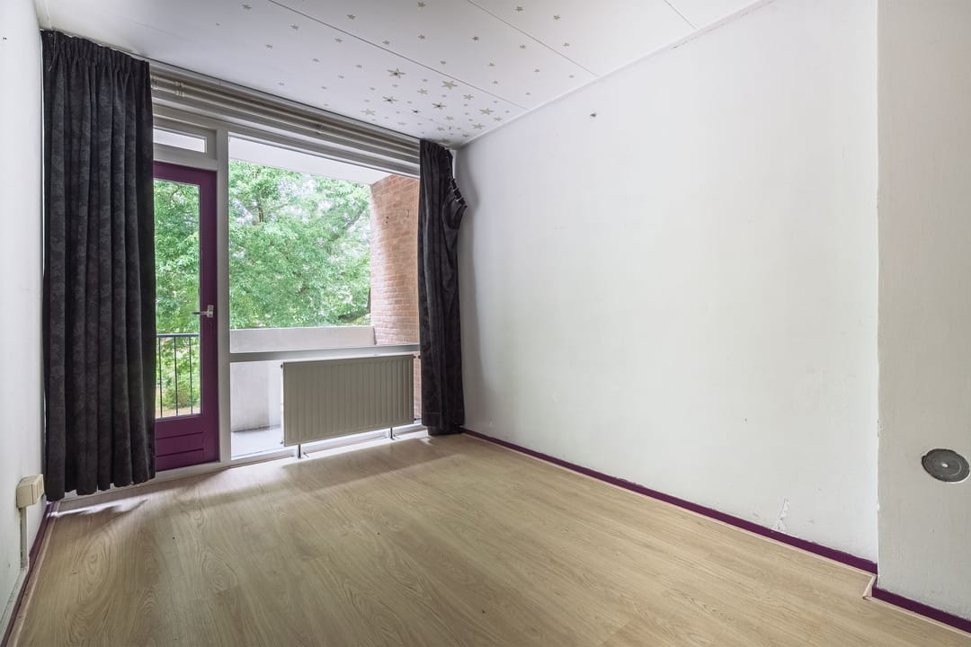 Photo 16 of Van der Waalsstraat 2-II