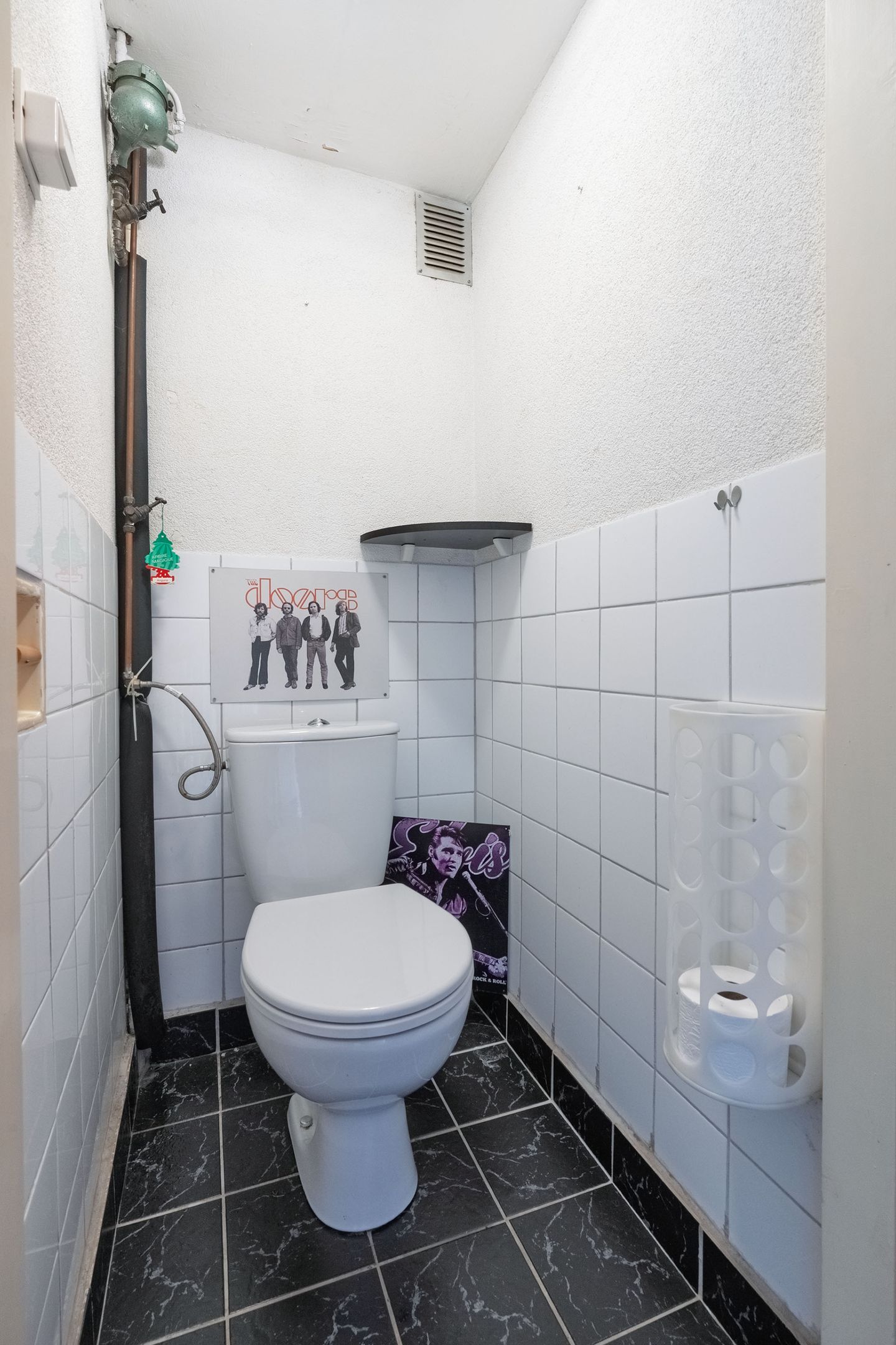 Photo 19 of Van der Waalsstraat 2-II