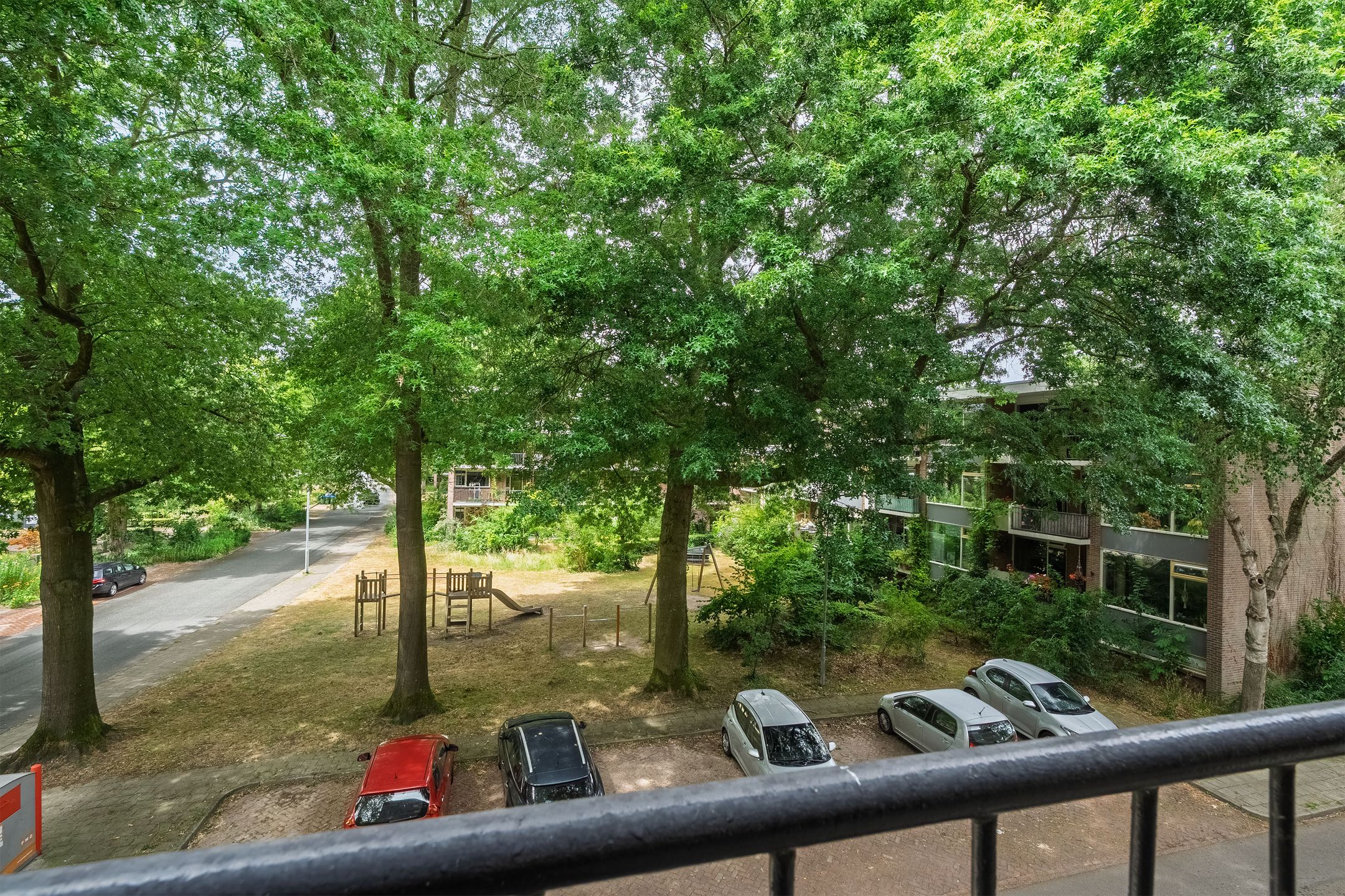 Photo 24 of Van der Waalsstraat 2-II