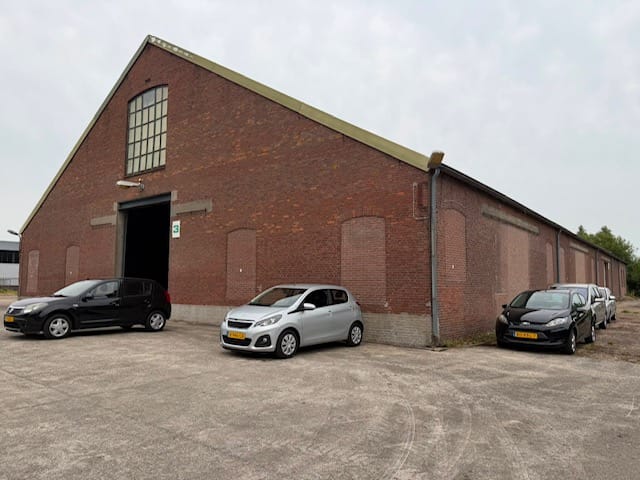 View photo 4 of Huizersdijk 11