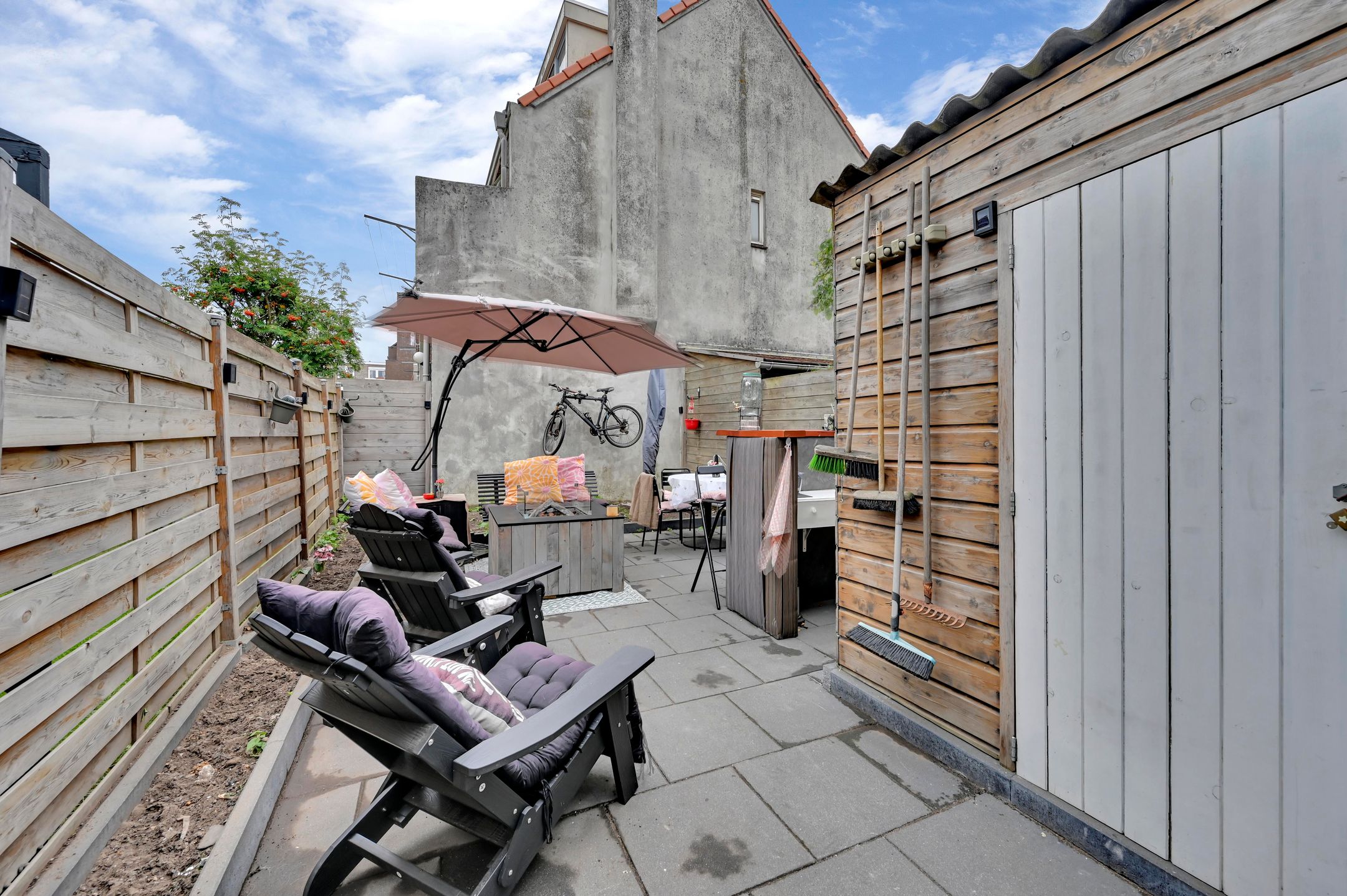 Photo 18 of J A Alberdingk Thijmstraat 4-B