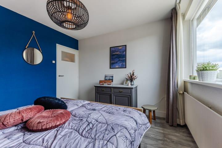 Tussenwoning te koop: Minister van Houtenstraat 10, Veghel