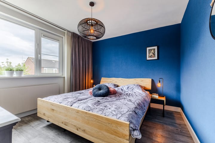 Tussenwoning te koop: Minister van Houtenstraat 10, Veghel