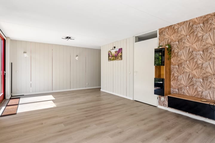 Tussenwoning te koop: Hagedisstraat 25, Almere