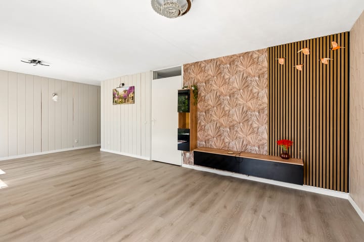 Tussenwoning te koop: Hagedisstraat 25, Almere