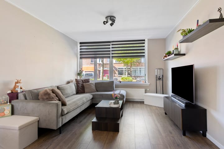Tussenwoning te koop: Snecanusstraat 3, Sneek