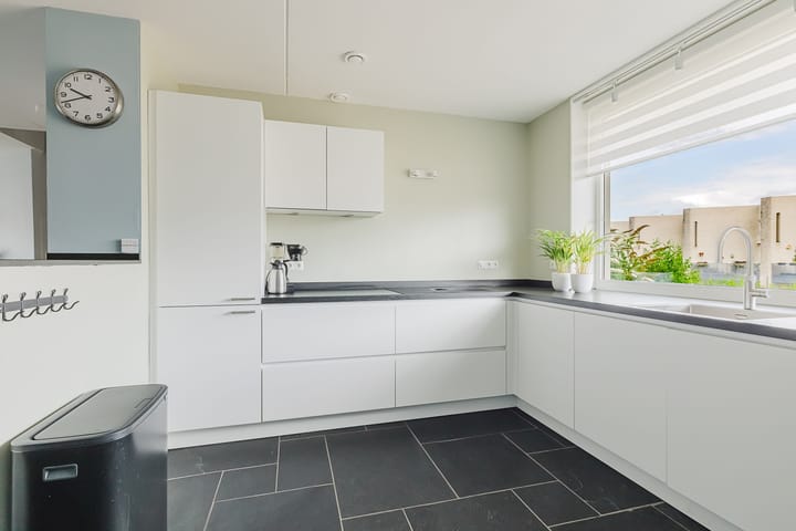 Tussenwoning te koop: Prinses van Lotharingenstraat 114, Bavel (Gem. Breda)