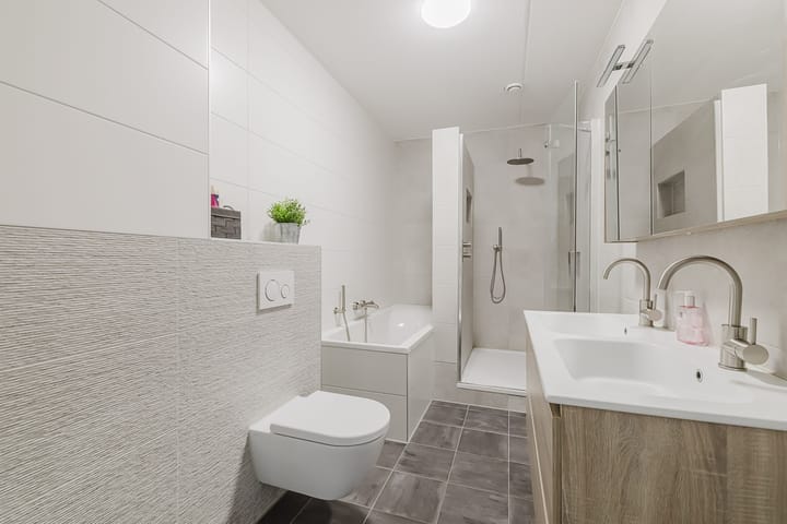Tussenwoning te koop: Prinses van Lotharingenstraat 114, Bavel (Gem. Breda)