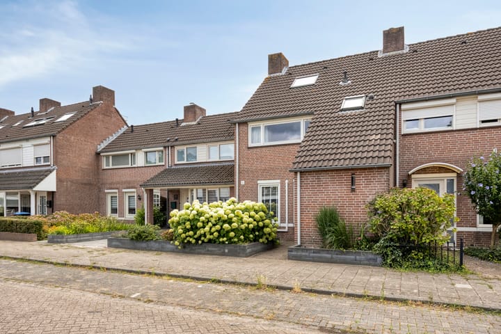 Tussenwoning te koop: Lorrainelaan 18, Eindhoven