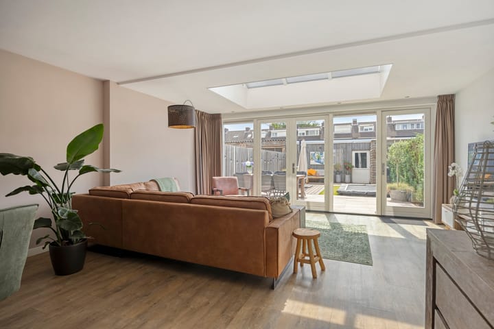 Tussenwoning te koop: Lorrainelaan 18, Eindhoven