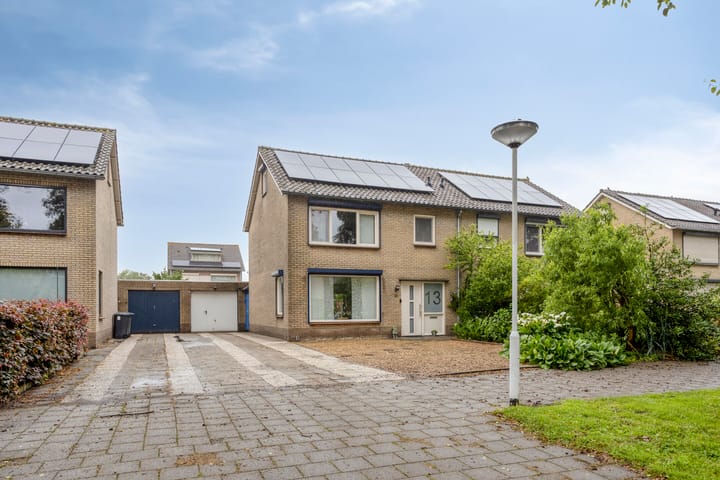 Twee-onder-één-kap te koop: Dullaertstraat 13, Hulst
