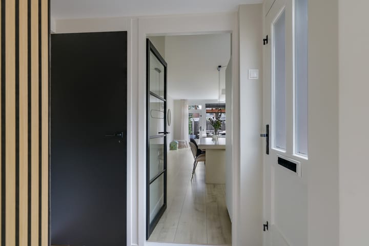 Tussenwoning te koop: Eindhovensingel 266, Arnhem