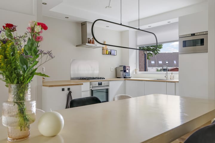 Tussenwoning te koop: Eindhovensingel 266, Arnhem