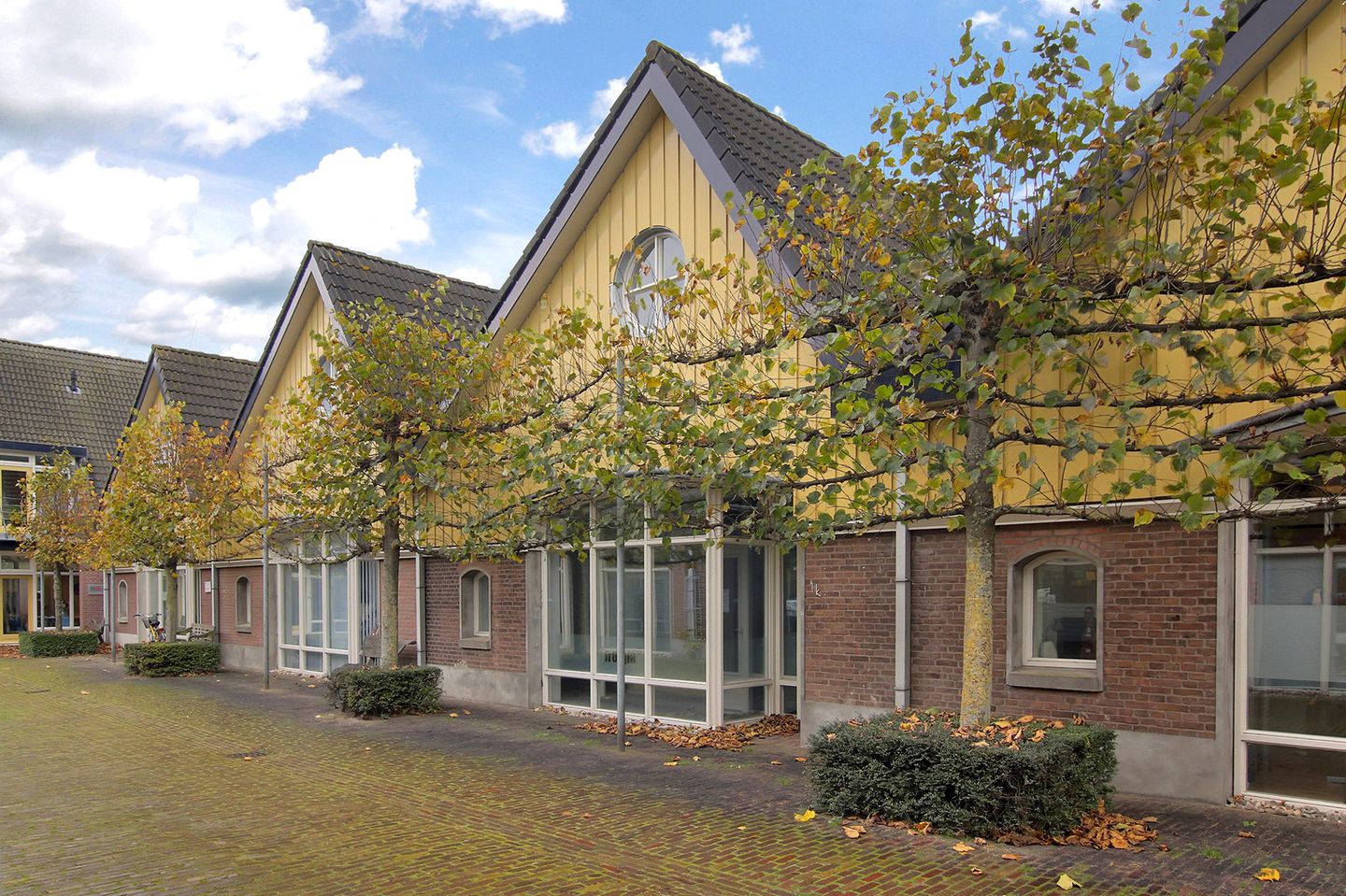 View photo 2 of Costerweg 1-K