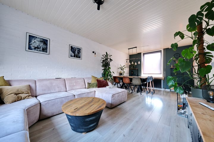 Tussenwoning te koop: Willem Witsenlaan 36, Ede