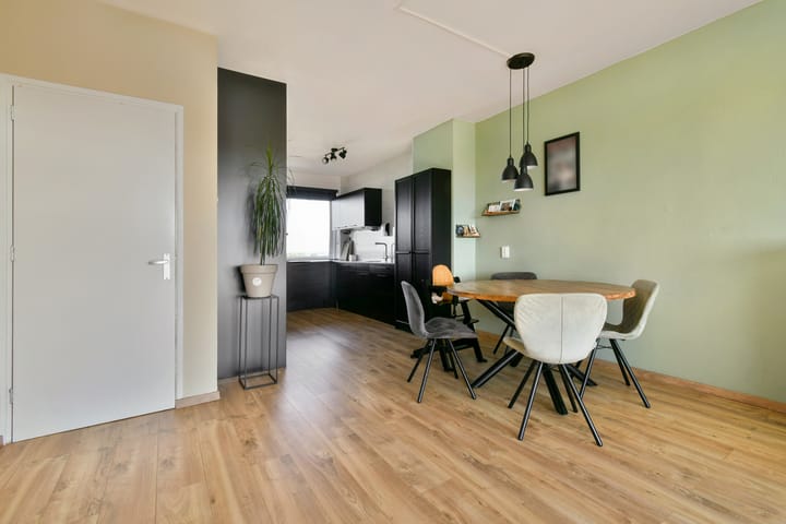 Photo 4 of Coornhertstraat 125