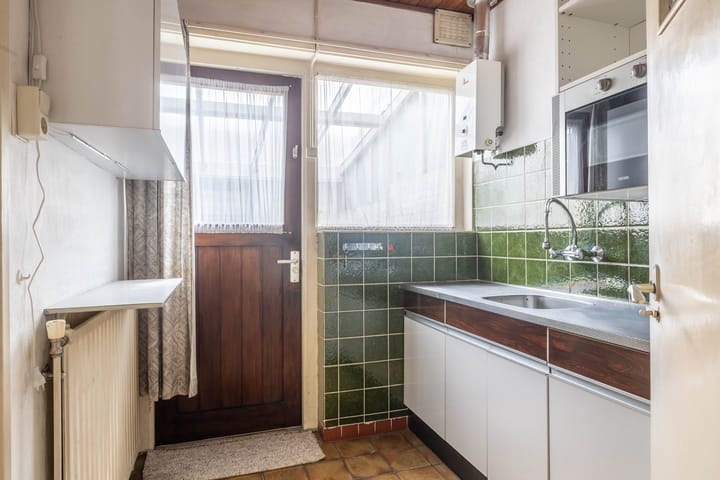 Twee-onder-één-kap te koop: Pastoor van Muijenweg 4, Heiloo