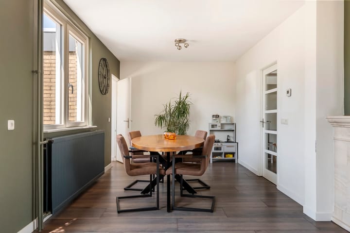 Twee-onder-één-kap te koop: Kerkdijk 12, Alphen (Ge)