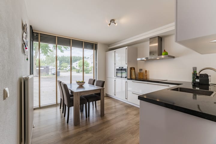 Tussenwoning te koop: Spakenburglaan 110, Tilburg
