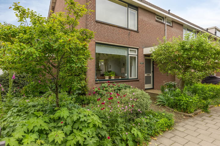 Hoekwoning te koop: Zonnegaarde 71, Zoeterwoude