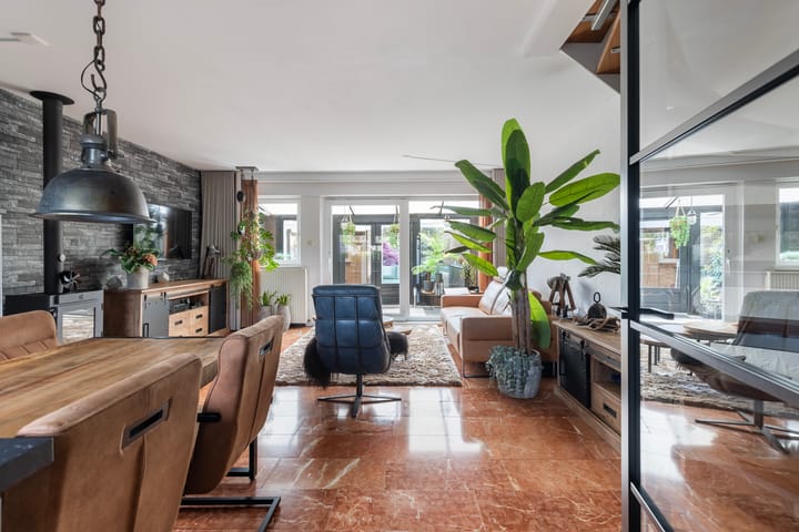 Tussenwoning te koop: Wanmolen 24, Hellevoetsluis