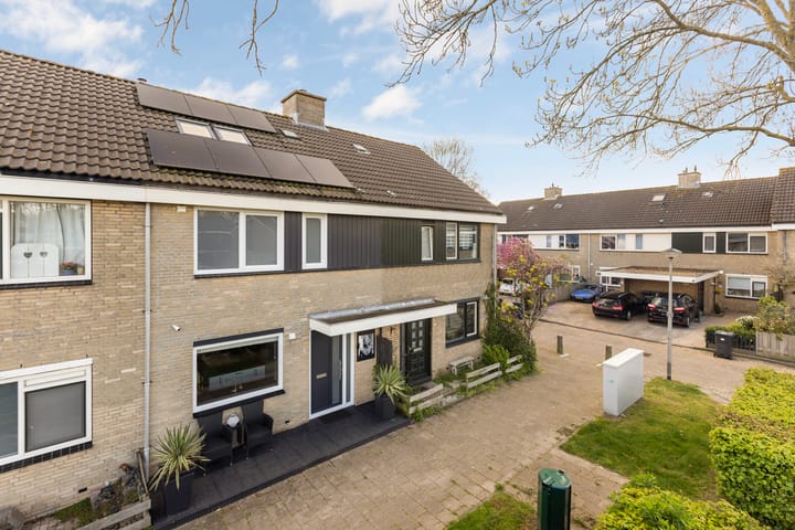 Tussenwoning te koop: Wanmolen 24, Hellevoetsluis