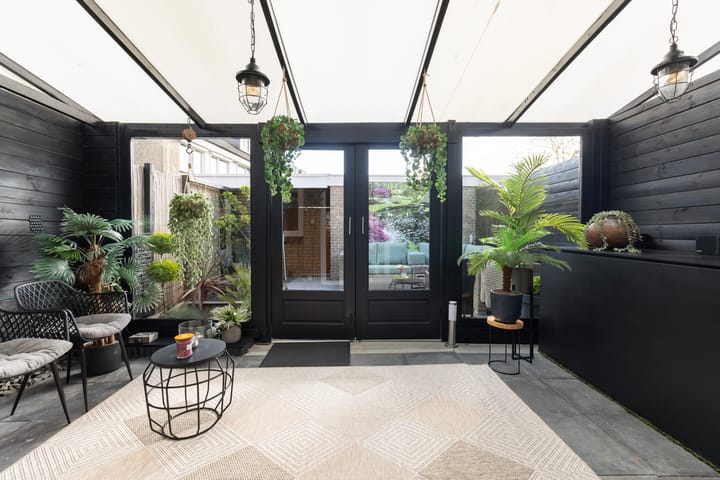 Tussenwoning te koop: Wanmolen 24, Hellevoetsluis
