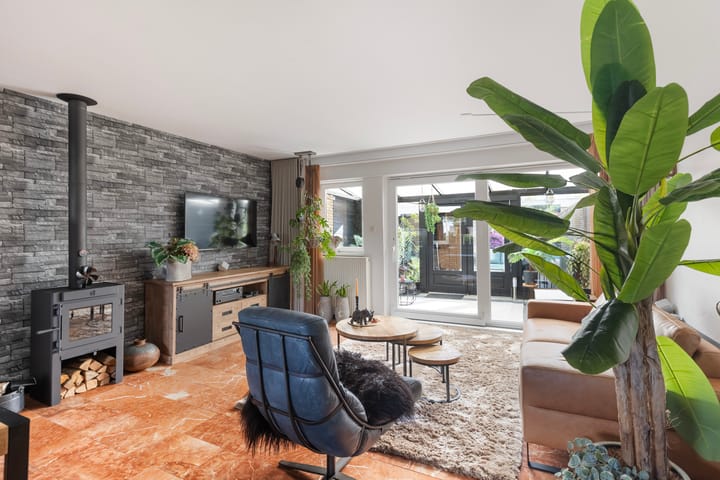 Tussenwoning te koop: Wanmolen 24, Hellevoetsluis