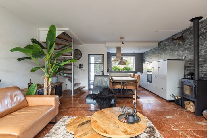 Tussenwoning te koop: Wanmolen 24, Hellevoetsluis