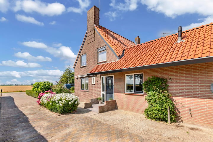 Hoekwoning te koop: Lindeweg 18A, Luttelgeest