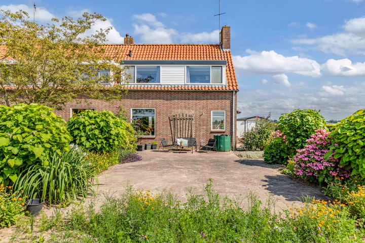 Hoekwoning te koop: Lindeweg 18A, Luttelgeest