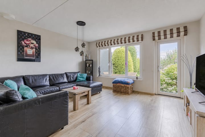Tussenwoning te koop: De Omloop 25, Assendelft