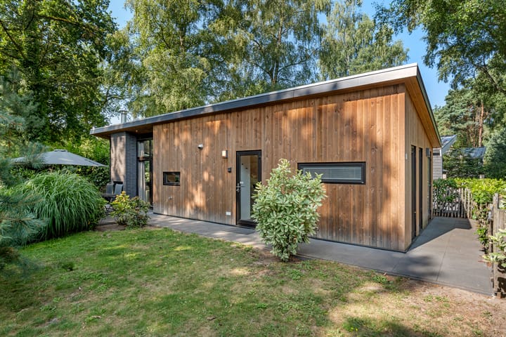 Vrijstaande woning te koop: Roekelseweg 48RB135, Wekerom