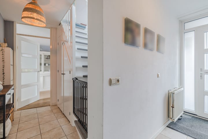 Tussenwoning te koop: Dijkmanzoet 84, Tiel