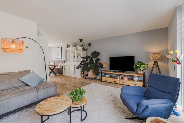 Tussenwoning te koop: Dijkmanzoet 84, Tiel