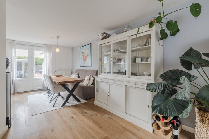 Tussenwoning te koop: Dijkmanzoet 84, Tiel