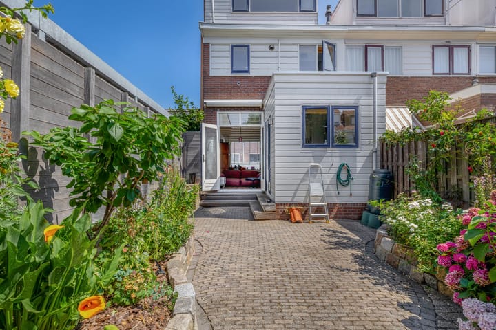 Hoekwoning te koop: J.C. van Wessemstraat 28, Zaandam